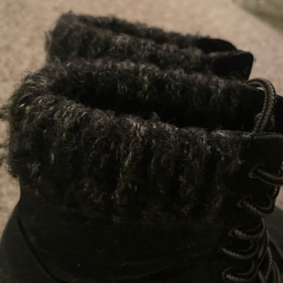 black platform boots! 🤗 - Picture 3 of 4